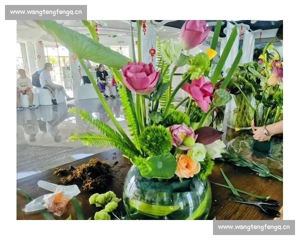 创意与技巧的碰撞 插花比赛展现花艺之美与独特风采